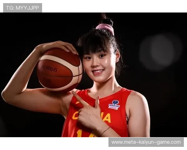 上海女篮内线优势巨大，李月汝发挥神勇助队战胜对手