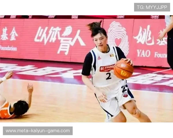 女篮精神点燃全国篮球热潮,女篮精彩瞬间 女篮精神点燃全国篮球热潮,女篮精彩瞬间